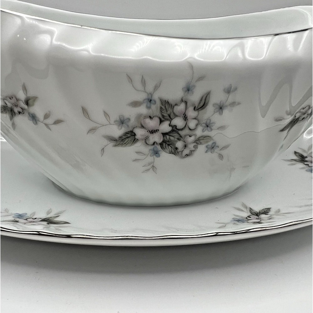 Gravy Boat Amcrest Lady Margaret Attached Underplate Fine China Platinum Japan - Picture 3 of 11